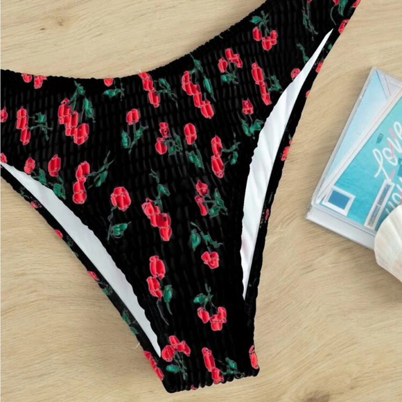 Ditsy Floral Smocked Detachable Straps Bikini Swimsuit - Picture 2 of 4